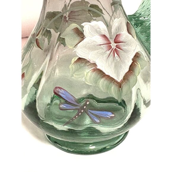 Fenton Rubina Verde Pitcher Vase Dragonfly Hand painted Signed By Hayhurst 6” - Picture 4 of 9